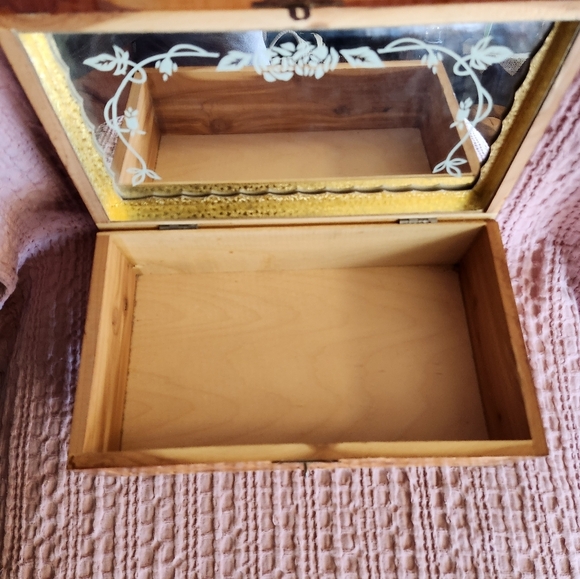 Vintage Handmade Carved Wood Vanity Cedar Wood Box w/ Painted Dome Lid & Mirror - Picture 13 of 15